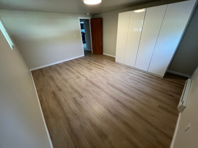 Building Photo - 7900 S 120th St