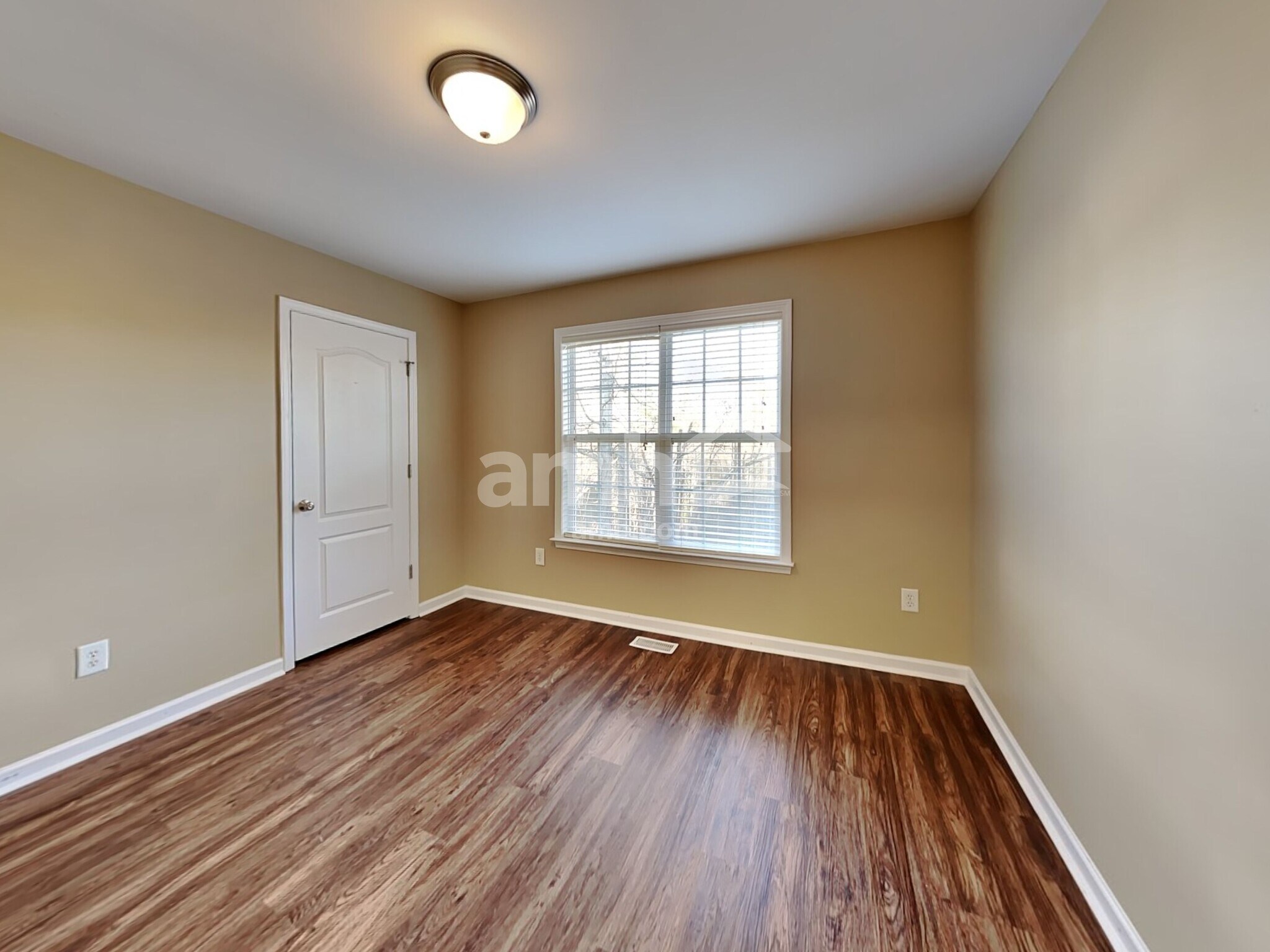 Building Photo - 1067 S Willhaven Dr