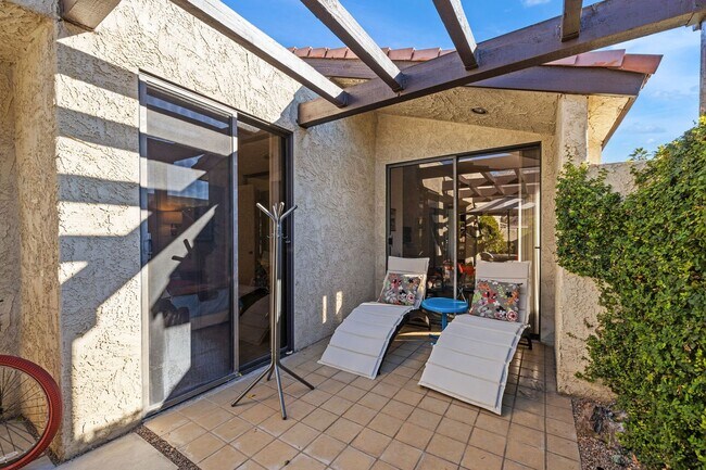 Building Photo - Mountain View Retreat in Palm Springs