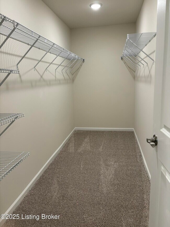 Building Photo - 16817 Aiken Rdg Cir