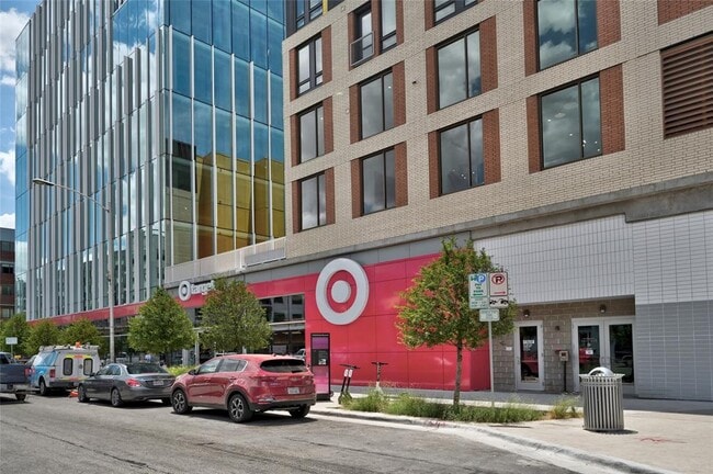 Building Photo - 904 Catalpa St