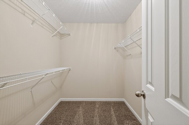 Building Photo - 851 Kanatak Ln