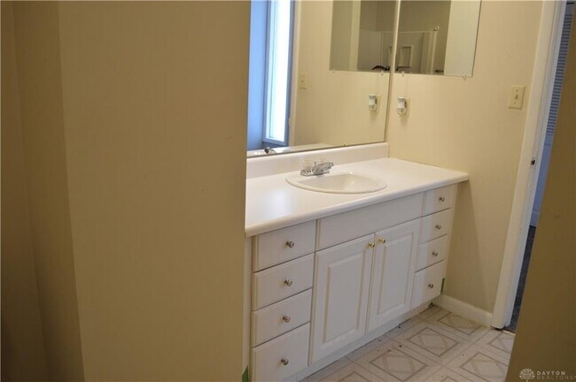 Building Photo - 1215 Robbins Run Ct