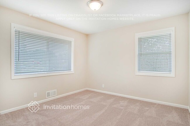 Building Photo - 5795 Deerfield Trail