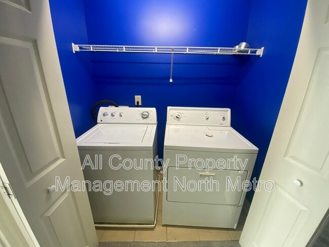 Building Photo - 3911 High Dove Way SW