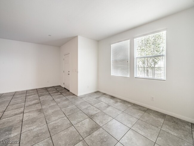 Building Photo - 462 Ylang Pl