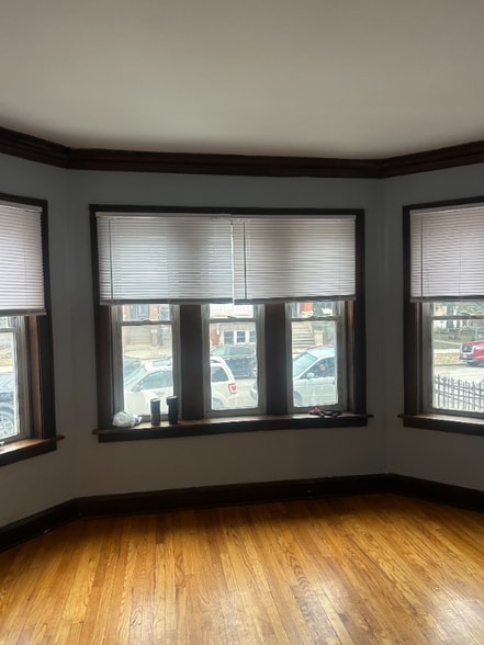 Building Photo - 6612 S Albany Ave