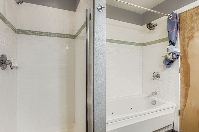 Building Photo - 356 W Archer Pl