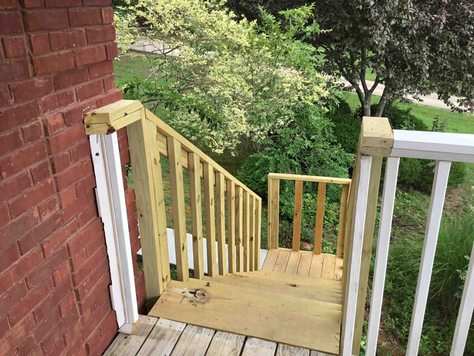 Building Photo - 198 Schools Dr