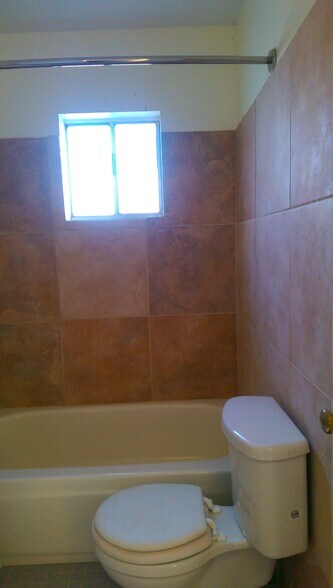 Building Photo - 2395 Jade Ave