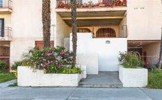 Building Photo - 7625 Reseda Blvd