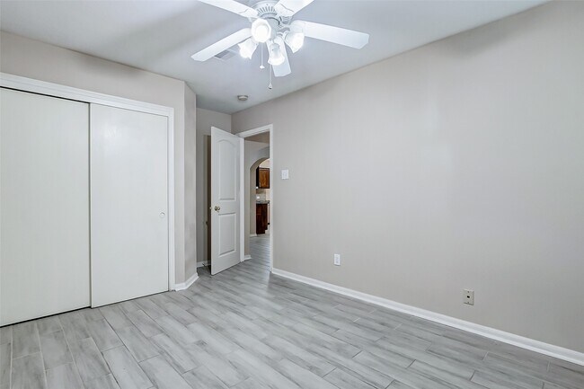 Building Photo - 10822 Cane Grove Ln