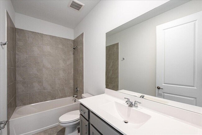 Building Photo - 3527 Angler Dr