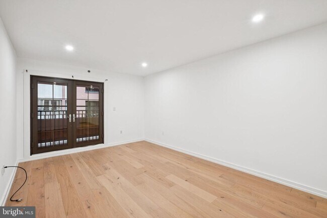 Building Photo - 219 S 18th St