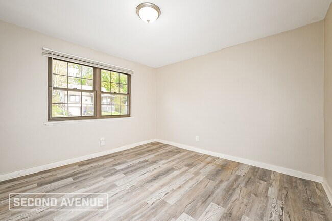 Building Photo - 223 Auburn St