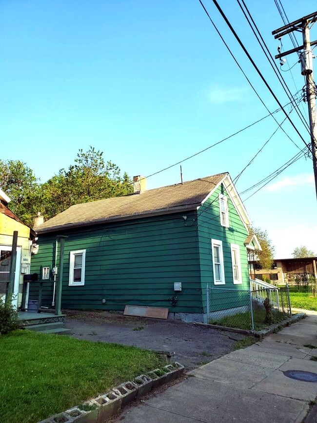Building Photo - 3017 Nursery Ave