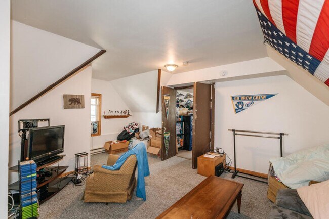 Building Photo - Farwell House