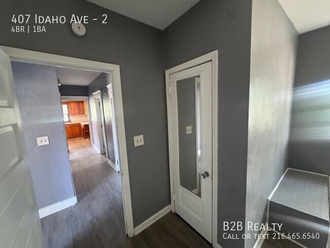 Building Photo - 407 Idaho Ave