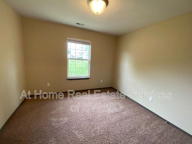 Building Photo - 3142 W Golden Valley