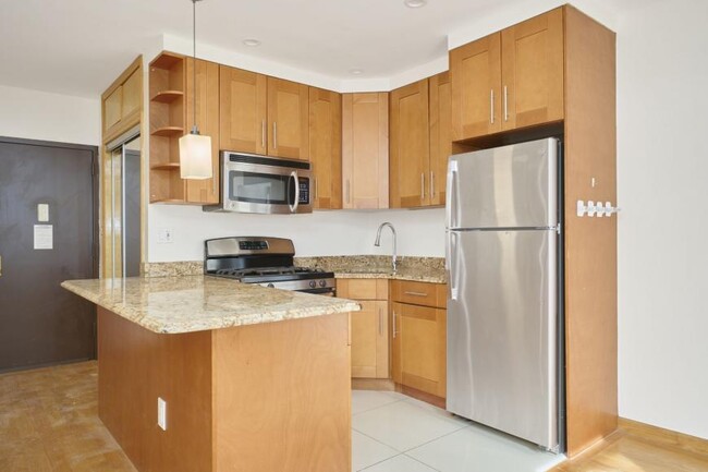 Building Photo - 3 bedroom in New York NY 10040