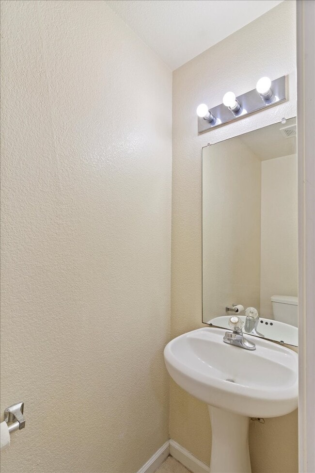 Building Photo - 887 Sagewood Trl
