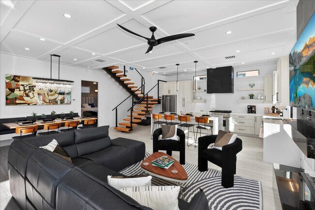 Building Photo - 51116 Avenida Mendoza