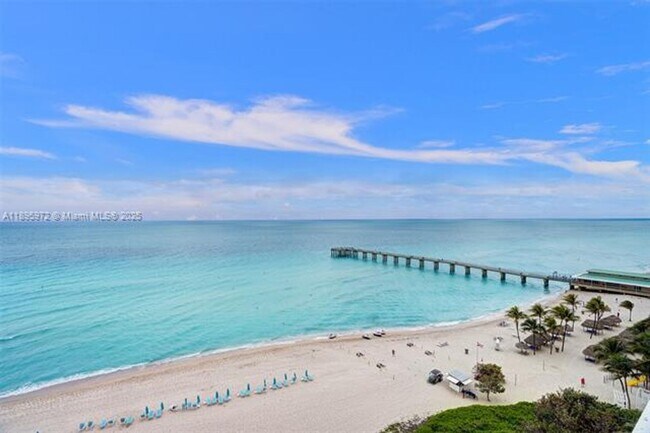 Building Photo - 16711 Collins Ave