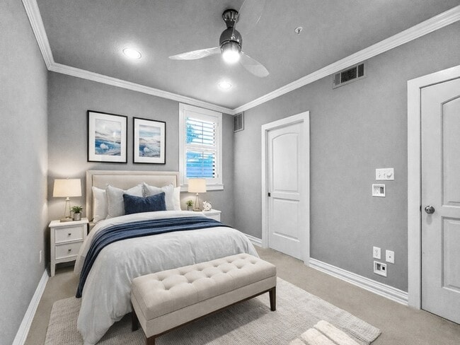 Building Photo - 2BR Townhome w/ Garage, Patio + Pool Access in 75209