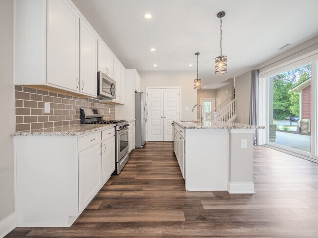 Building Photo - 14275 Larson Dr