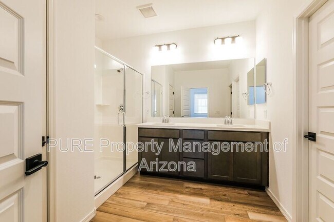 Building Photo - 10163 W Crittenden Ln