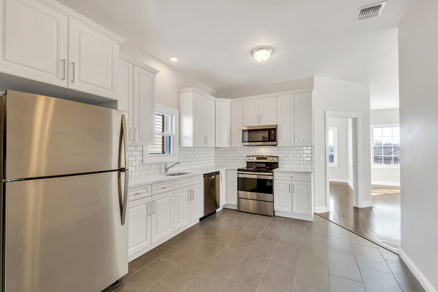 Building Photo - 141 Westminster Pl