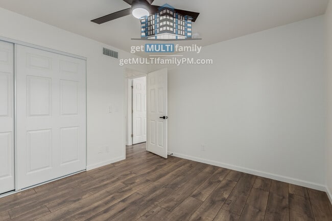 Building Photo - 700 W University Dr