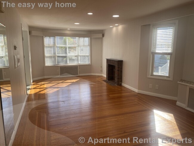Primary Photo - 16 Alexander Ave