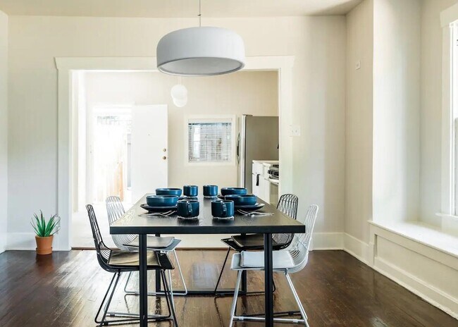 Building Photo - 114 Redan St