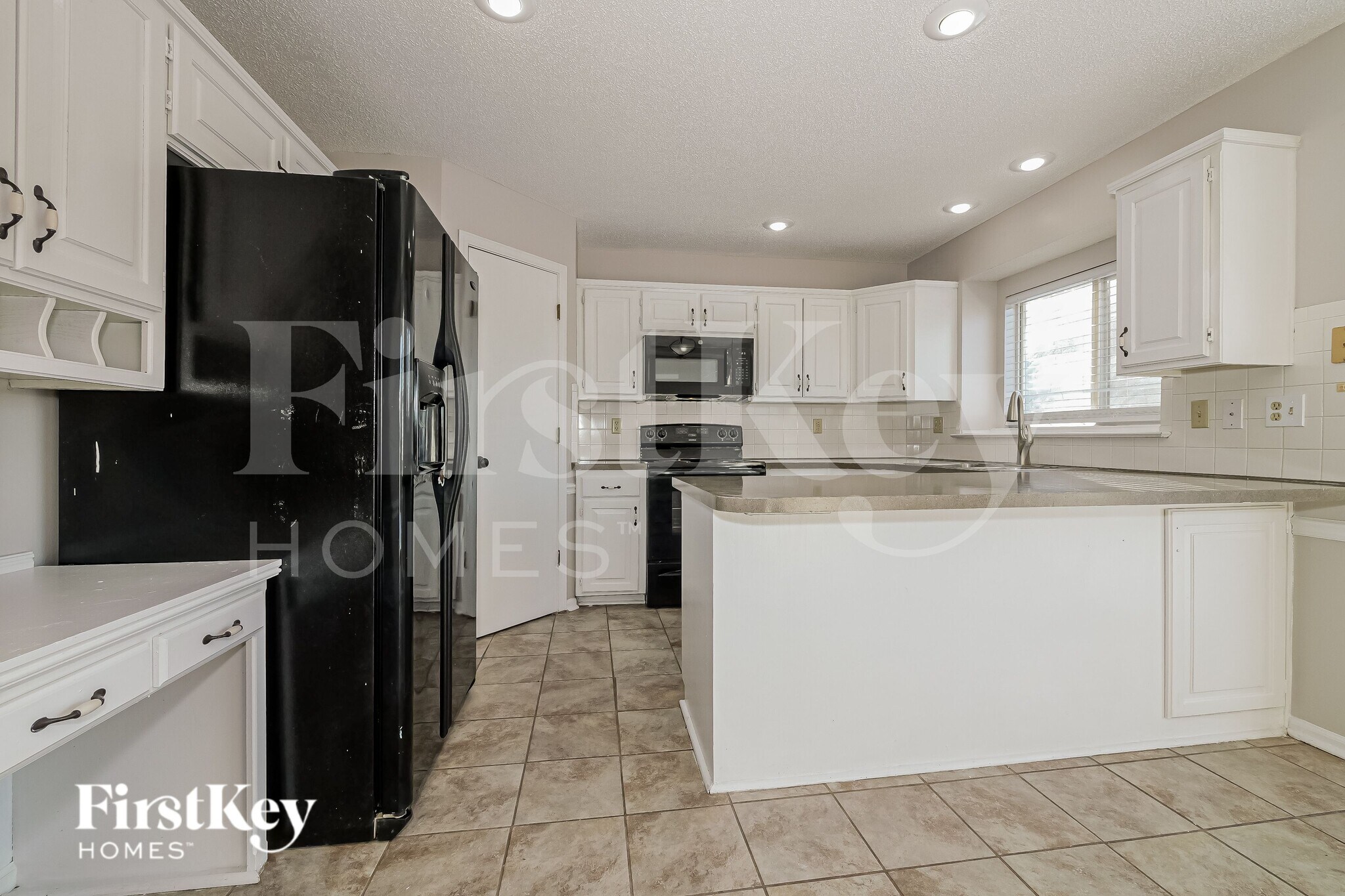 Building Photo - 409 Sandra Ln