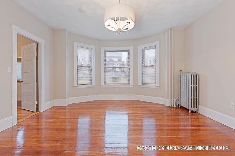 Building Photo - 94 Gladstone St