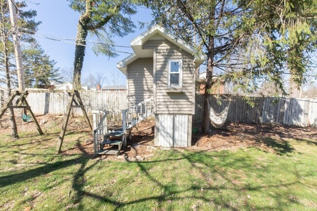 Building Photo - 1506 S Nancy St