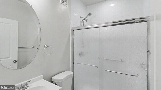 Building Photo - 43031 Foxtrail Woods Terrace