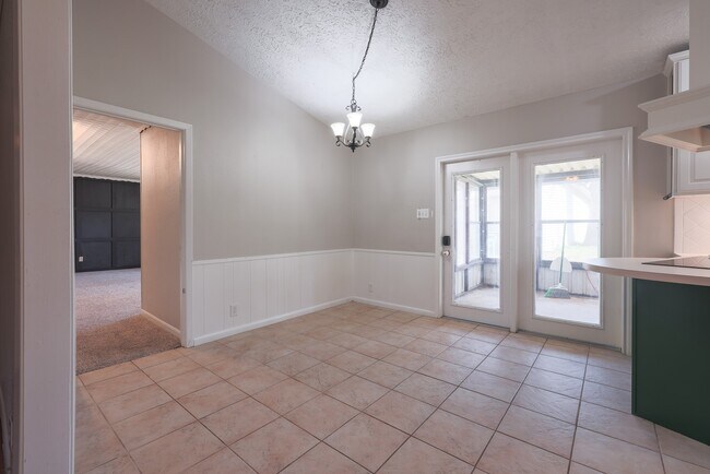 Building Photo - 20427 Lakeside Dr