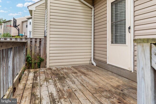 Building Photo - 313 Frontier Fort Ln