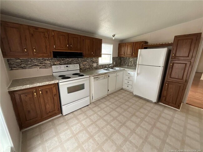 Building Photo - 159 Pine Haven Dr
