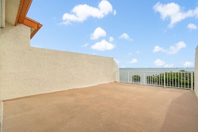 Building Photo - 1593 Pinellas Bayway S