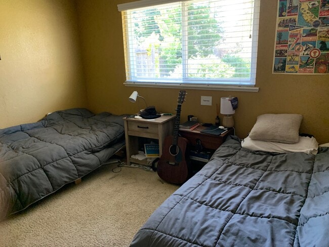 Bedroom 2 as Double Room - 2430 Lake Redding Dr