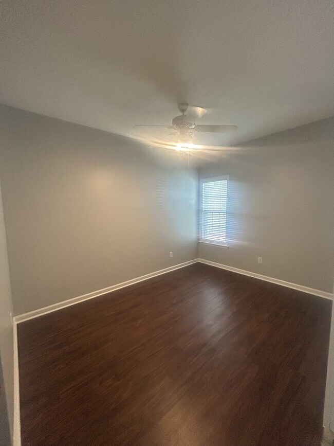 Building Photo - 2208 Castle Pines Dr