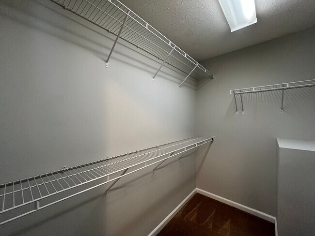 Building Photo - 306 Deluth Dr