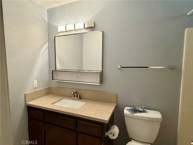 Building Photo - 18693 Albany St