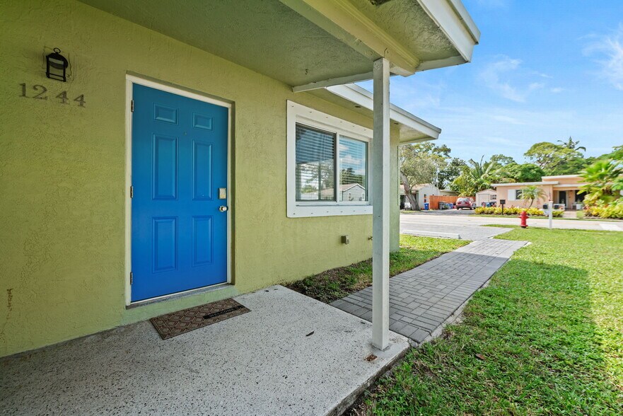 Building Photo - 1244 NW 2nd Ave