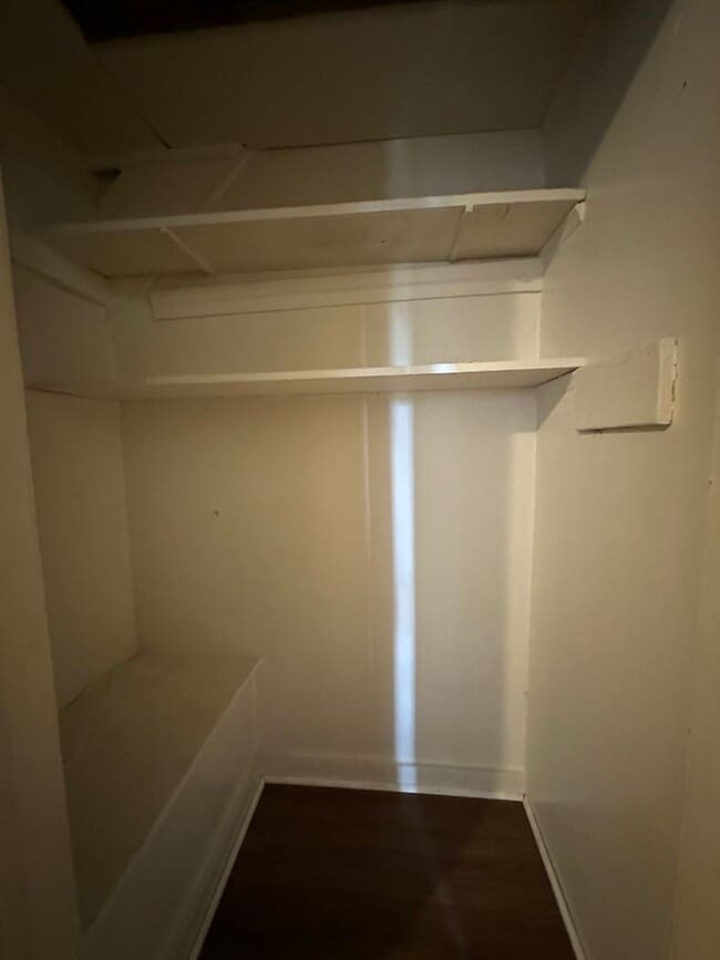 Building Photo - 937 S Jackson St