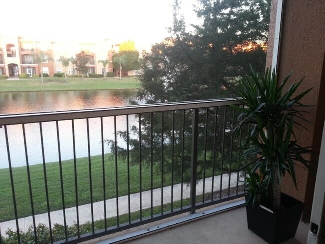 Building Photo - 5572 Metrowest Blvd