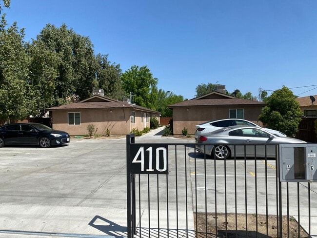 Building Photo - Modern 3-bedroom, 2-bath apartment